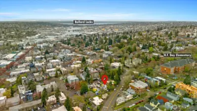 This fantastic townhome is centrally located to a myriad of Seattle iconic spots!