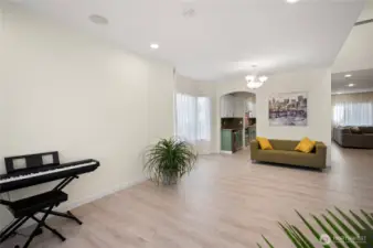 Dining/living room at the entrance