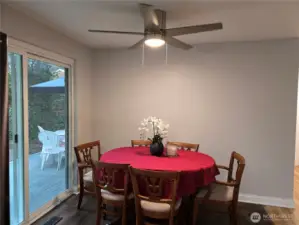 Dining room.
