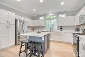 Gorgeous kitchen w/ 1 year old stainless steel Smart appliances, including induction/convection range with built-in air fryer