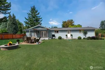 Virtually Staged: imagine the possibilities this space holds!