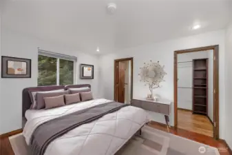 Virtually Staged: a primary bedroom loaded with confort and style, the options open up possibility.