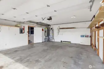 Huge oversized garage!
