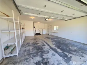 Oversized 2-car Garage