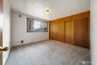 2nd Bedroom.