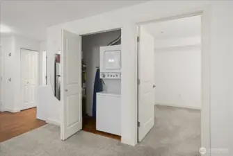 In-unit washer and dryer! Washer and dryer stay.