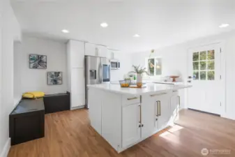 Recently Remodeled Chef's Kitchen w/Stainless Steel Appliances