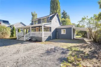 Large Circular Drive w/Ample Parking