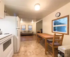 Kitchen/dining area