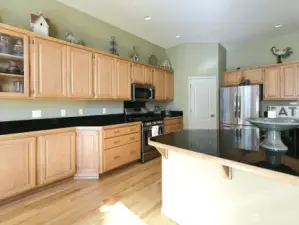 Very large kitchen with Island station