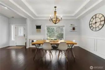 Note the lovely coved ceiling.