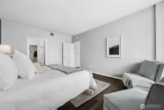 Looking toward the bedroom door.