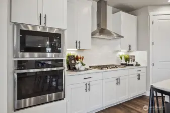 Photos are of Yorktown model home. Colors and options may vary.