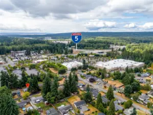 Near shopping, restaurants, !5 and more