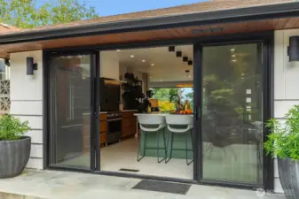 Seamless indoor / outdoor living.