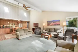 Ceiling fan helps circulate