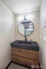 Modern mirrored sink