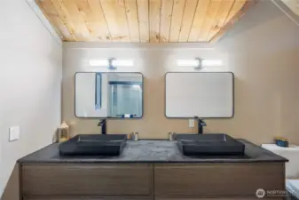 En suite sinks