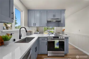 Quartz countertops & SS appliances