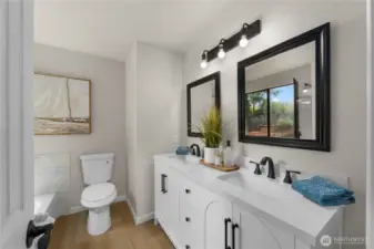 Remodeled 5pc primary bath