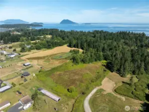 A view of the property facing Northwest