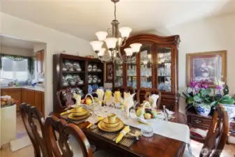 Formal Dining connecting to kitchen