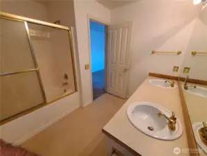 Primary Ensuite
