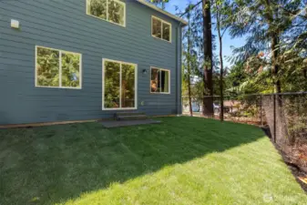 Gorgeous yard, fully fenced.