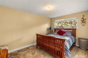 2nd bedroom