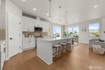 Photographs are for illustrative purposes only. Features, finishes, interior/exterior colors, landscaping and floorplan shown may vary from actual homes built.