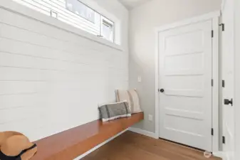 Photographs are for illustrative purposes only. Features, finishes, interior/exterior colors, landscaping and floorplan shown may vary from actual homes built.