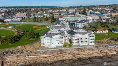 Lika a presidential suite on the top floor!