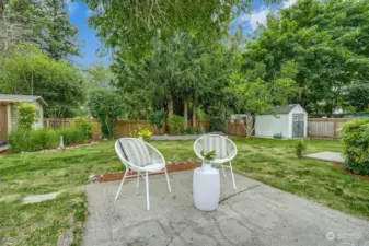 Spacious & level backyard with ample garden space