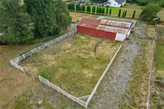 Barn area is also separately fenced for convenience.