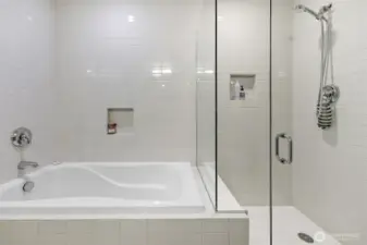 Separate tub/shower