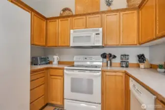 Cabinets, drawers and a pantry in the kitchen!