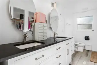 Primary bath granite counters