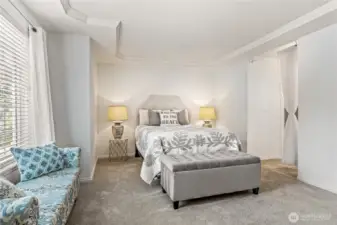 Cantilevered Ceiling in the Primary