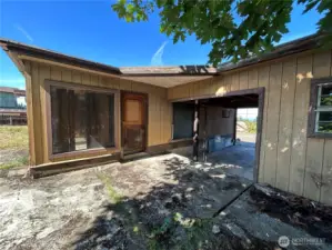Small backyard patio & 2nd entrance to home