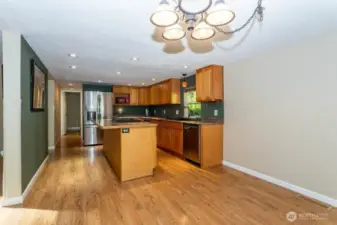 Beautiful Floors, Cabinets and Appliances