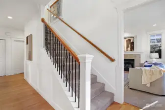 This unique, circular floorplan has it all. Formal dining room, spacious family room with gas fireplace, powder room and cook's kitchen on main level.