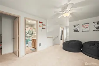 Family Room/ Loft, Upper level