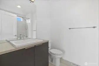 2nd Suite bathroom