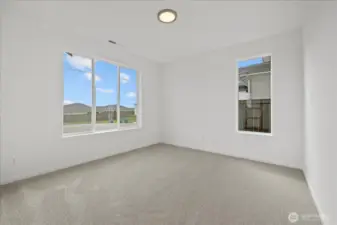 Office/flex room beautiful views