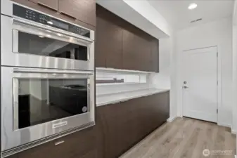 Butler's pantry to the right