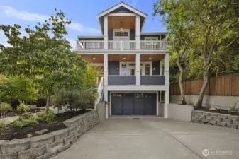 Freshly painted inside and outside. A stately residence located in the amazing community of Leschi.