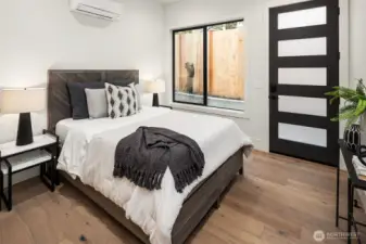 Main floor gen-suite