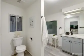 Primary 5 Piece Bathroom