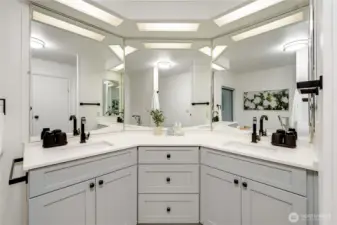 Dual Vanity Sinks