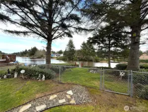 Beautifull landscaped waterfront on the Grand Canal